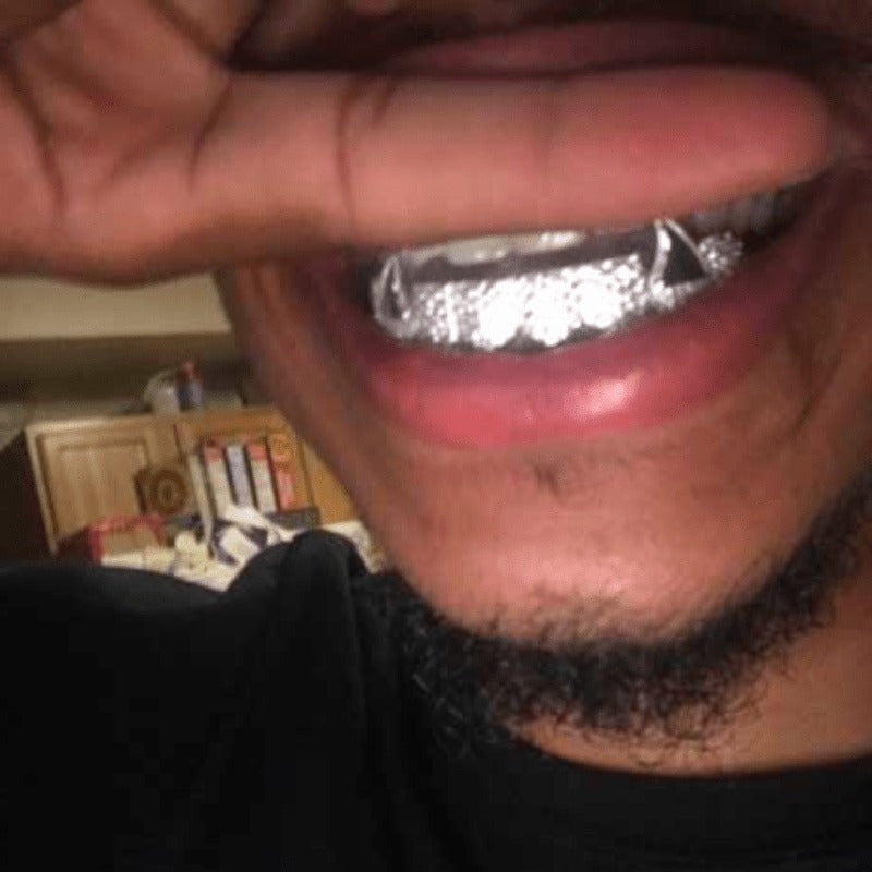 Hip Hop Grillz 16 Teeth Upper Lower Set – Gold Silver Bling Punk Teeth Grills for Rap Cosplay Performance Halloween Costume Fashion Jewelry