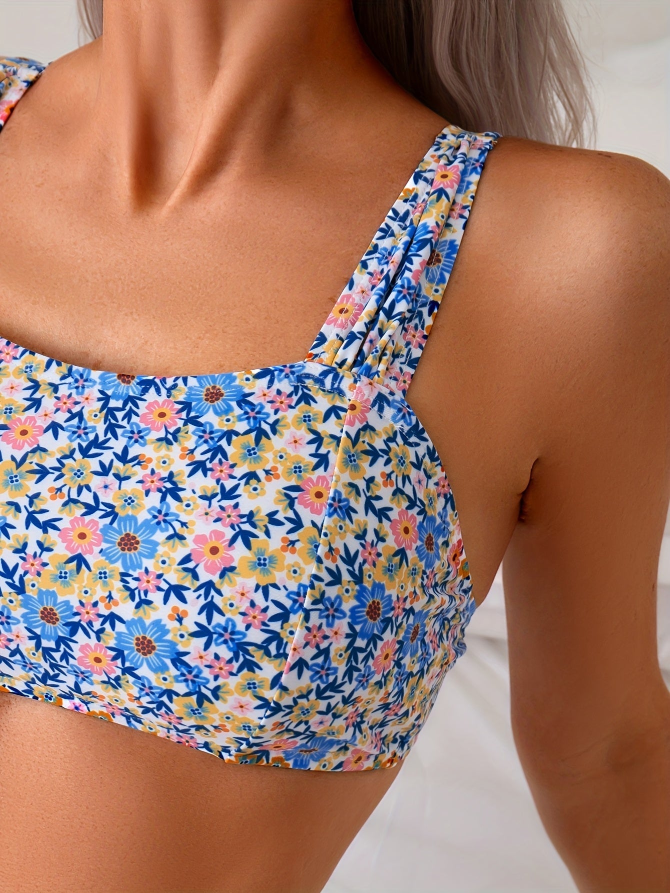 Women's Bikini Set - Floral Print 2-Piece Beach Style detail view