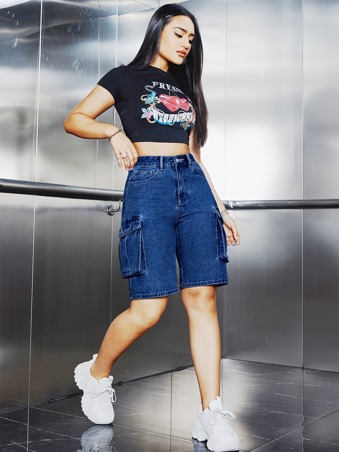 Women's Cargo Shorts - Stretch With Pockets Active Style detail view