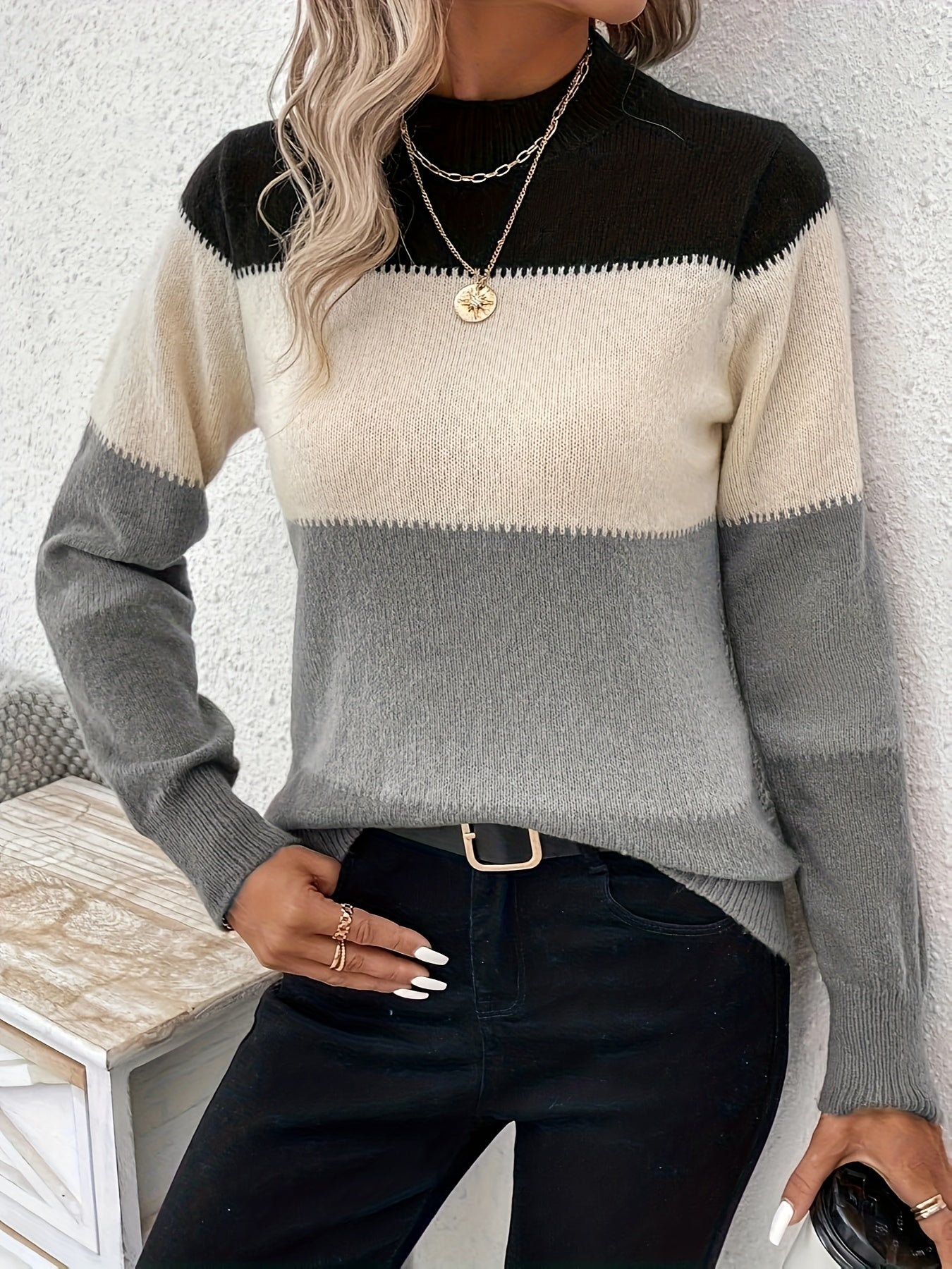 Women's Colorblock Pullover Sweater - Regular Fit Crew Neck detail view