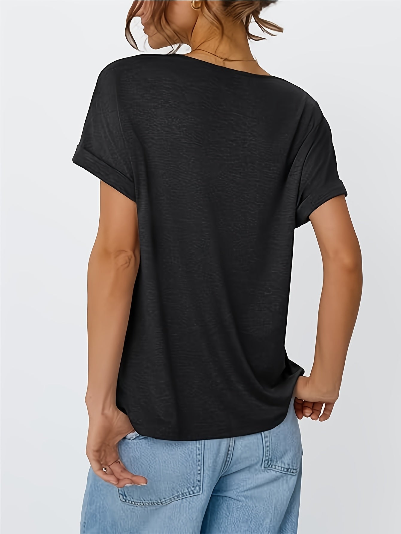 Women's Essential T-Shirt - 3-Pack V-Neck Short Sleeve – Colorway 78501 detail view