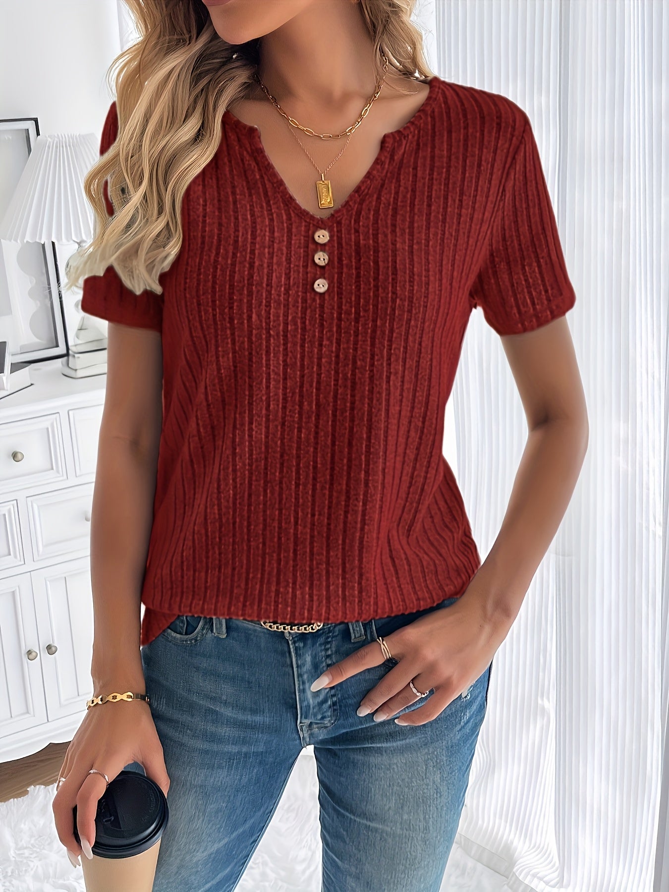 Women's Essential T-Shirt - V-Neck Short Sleeve – fern green / Khaki detail view