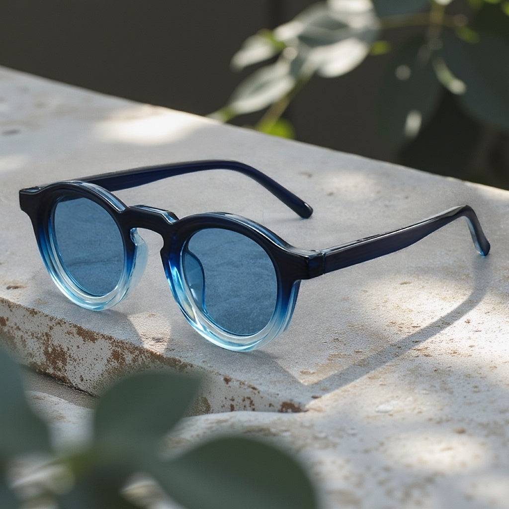 Gradient Round Sunglasses for Men And Women - Retro Oversized UV400 Eyewear - Vintage Fashion Accessory - Stylish Summer Beach Travel Glasses - Cool Minimalist Design - Ideal Gift for Vacation Or Daily Wear, with Case And Cleaning Cloth