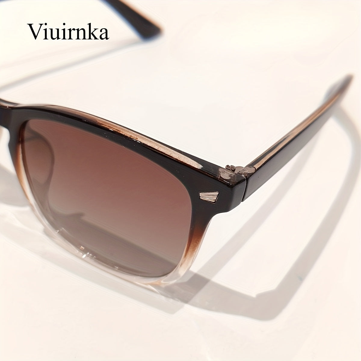 1pc Vintage Polarized Unisex with Protective Case, Stylish Driving Glasses. Fashionable Design Suitable for Both Men and Women, Lightweight and Comfortable, High-quality Lenses. Ideal for Activities,, and Daily Wear