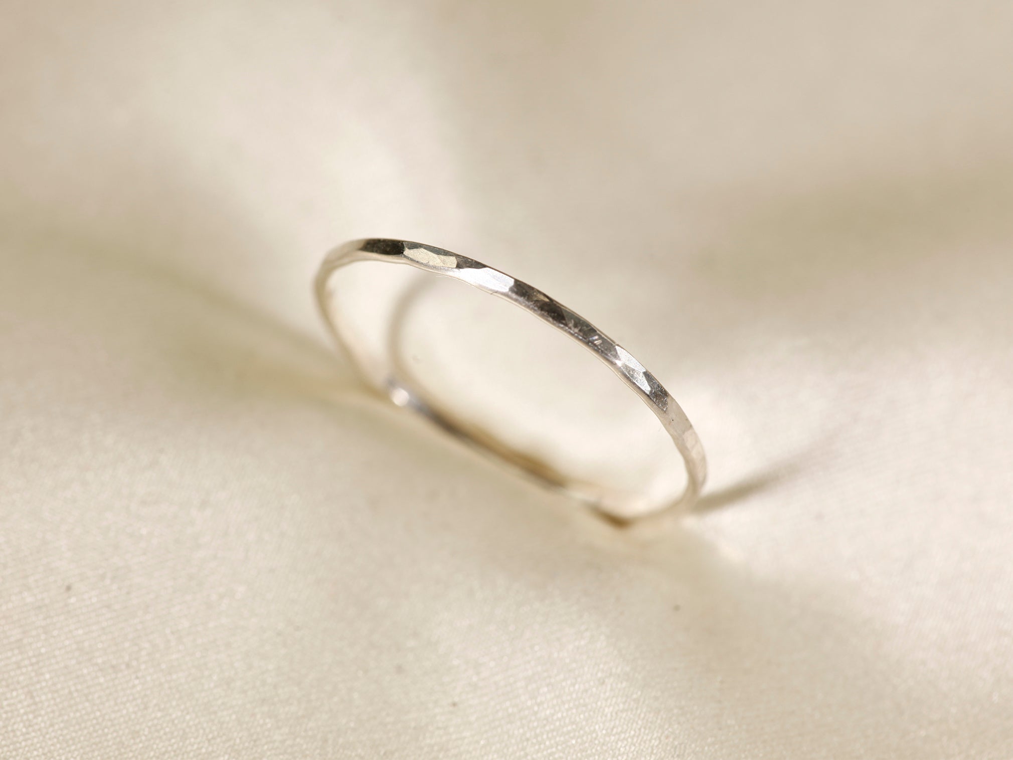 MASTERETSAM 1.0 mm Hammered 925 Sterling Silver Hammered Ring, Sterling Silver Stackable Ring, Available in U.S. Standard Sizes.