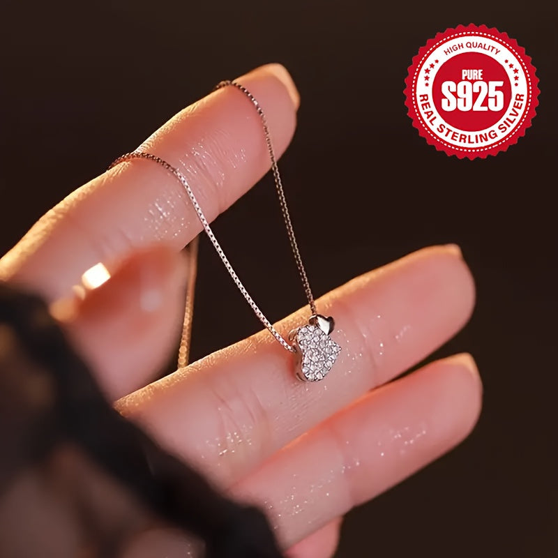 925 Sterling Silver Women's Love Heart Inlaid Zirconia Pendant Necklace Hypoallergenic Luxury Simple Heart-Shaped Clavicle Chain