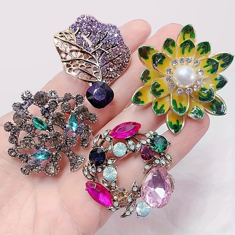 20pcs Elegant Shiny Flower Alloy Brooch Pin Inlaid Colorful Zirconia Rhinestone Faux Pearls Artificial Crystal Mixed Style, Exquisite Sweater Dress Accessories, Retro Corsage Accessory For Women Men, Brooch Style Random