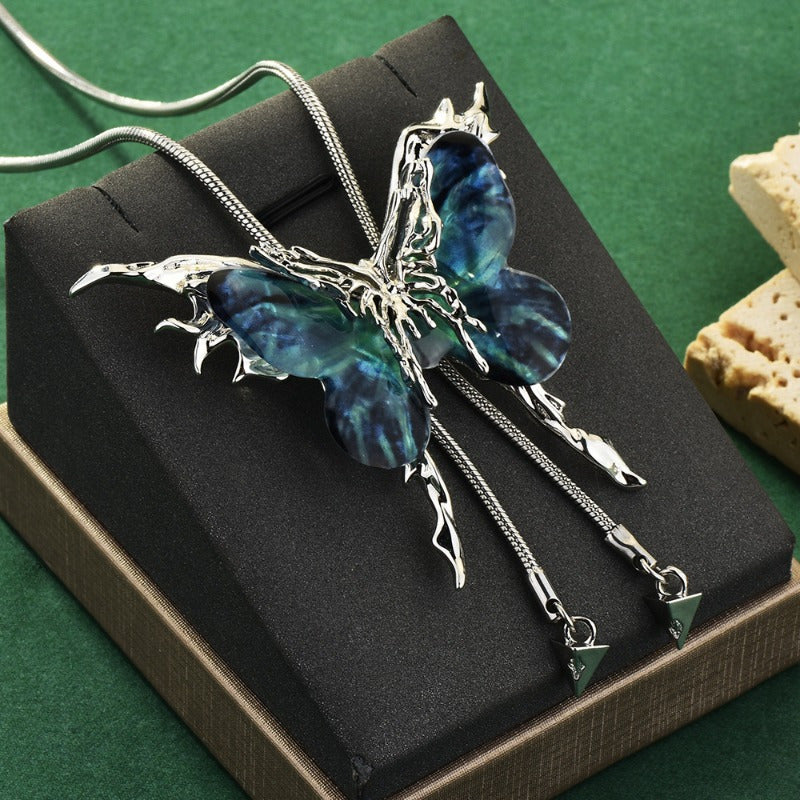 Chic Butterfly Y-Shaped Necklace Designed for Women - Stylish Synthetic Cubic Zirconia Chain That Rests on The Collarbone, Perfect for Any Season And Ideal for Everyday Outfits