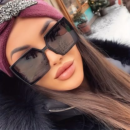 Oversized Fashion Glasses for Women Black Gray Dramatic High-End Luxury Style Statement Eyewear Bold Chic Frames for Daily Wear Street Style Photography