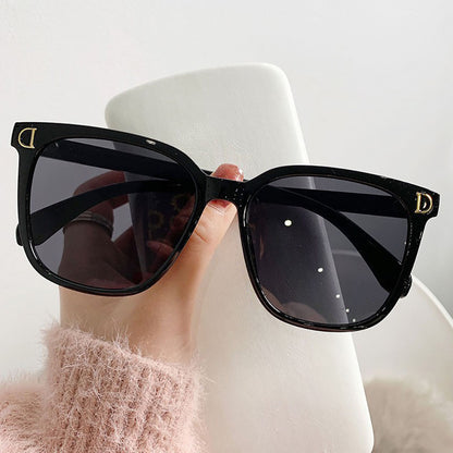 Retro D-Shape Sunglasses Women Anti-Reflective PC Lenses Lightweight Fashion Eyewear for Party Holiday Summer Black Tawny Pink Mother's Day Birthday Gift