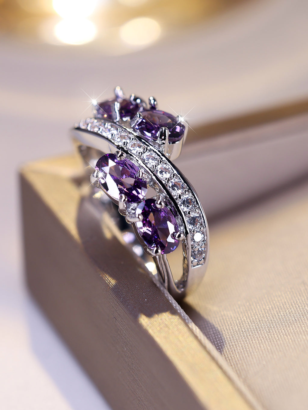 [Bride Wedding Ring] S925 Pure Silvery Purple Charm Ring Elegant Purple Synthetic Zirconia Ladies Ring | Bride Wedding Ring, Shiny Jewelry, Creative Design, Total Weight Of The Product (2.95g)