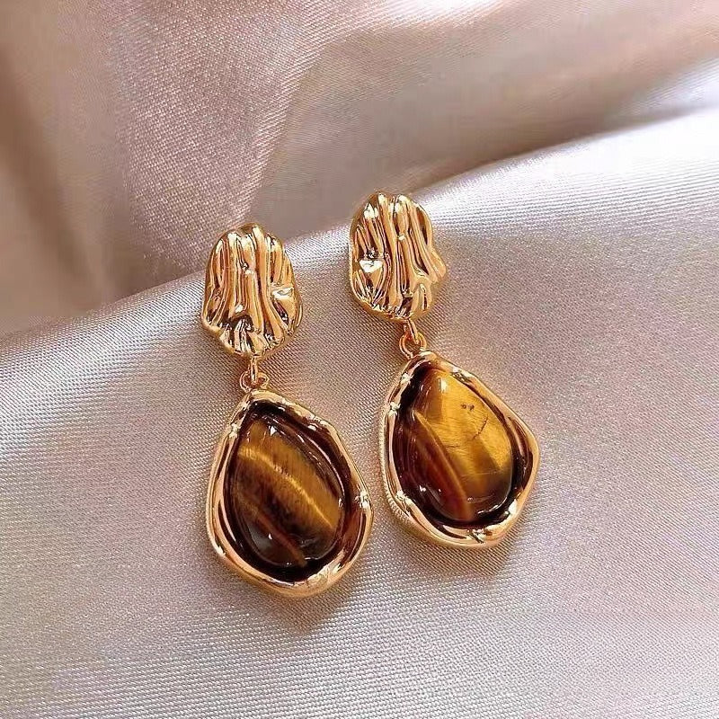 9 Pairs of Malaite Earrings, Light Luxury High-End Tiger's Eye Stud Earrings, Women's INS-Style Niche Versatile Earrings, Suitable for Daily Wear, Banquets, Parties, Multiple Styles for Different Weekly Outfits