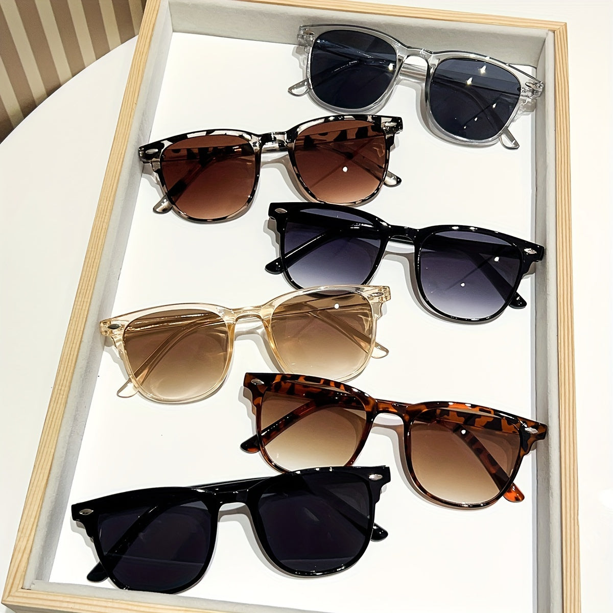 Small Round Sunglasses 6 Pack - Retro European American Fashion Trend Mixed Color Assorted Rimmed Glasses for Party Street Style Photography All-Matching Unisex Eyewear Bulk Set