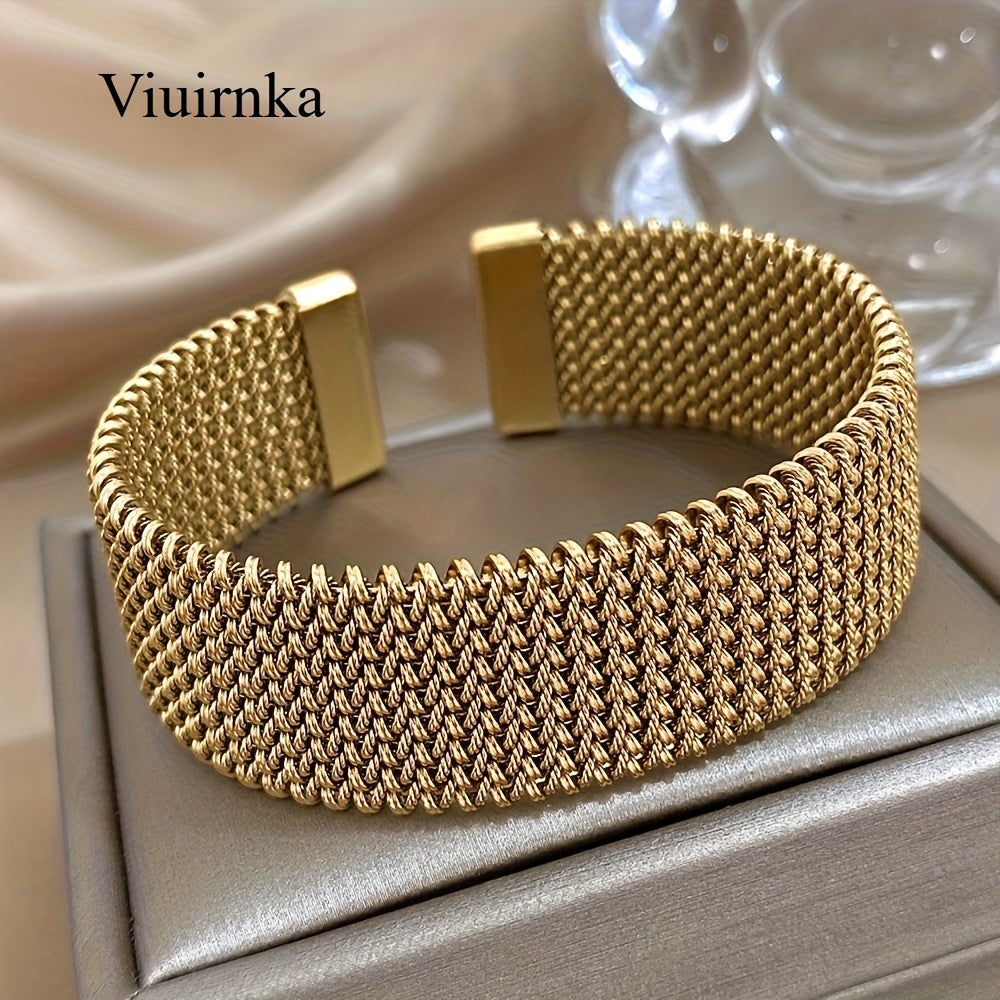 [Ideal Gift] Stylish Wide Cuff Bracelet for Women, Made of Golden Tone Stainless Steel with a Vintage Flair - Perfect for Parties, Weddings, And Special Events, And Comes in a Gift Box, Making It an Ideal Present