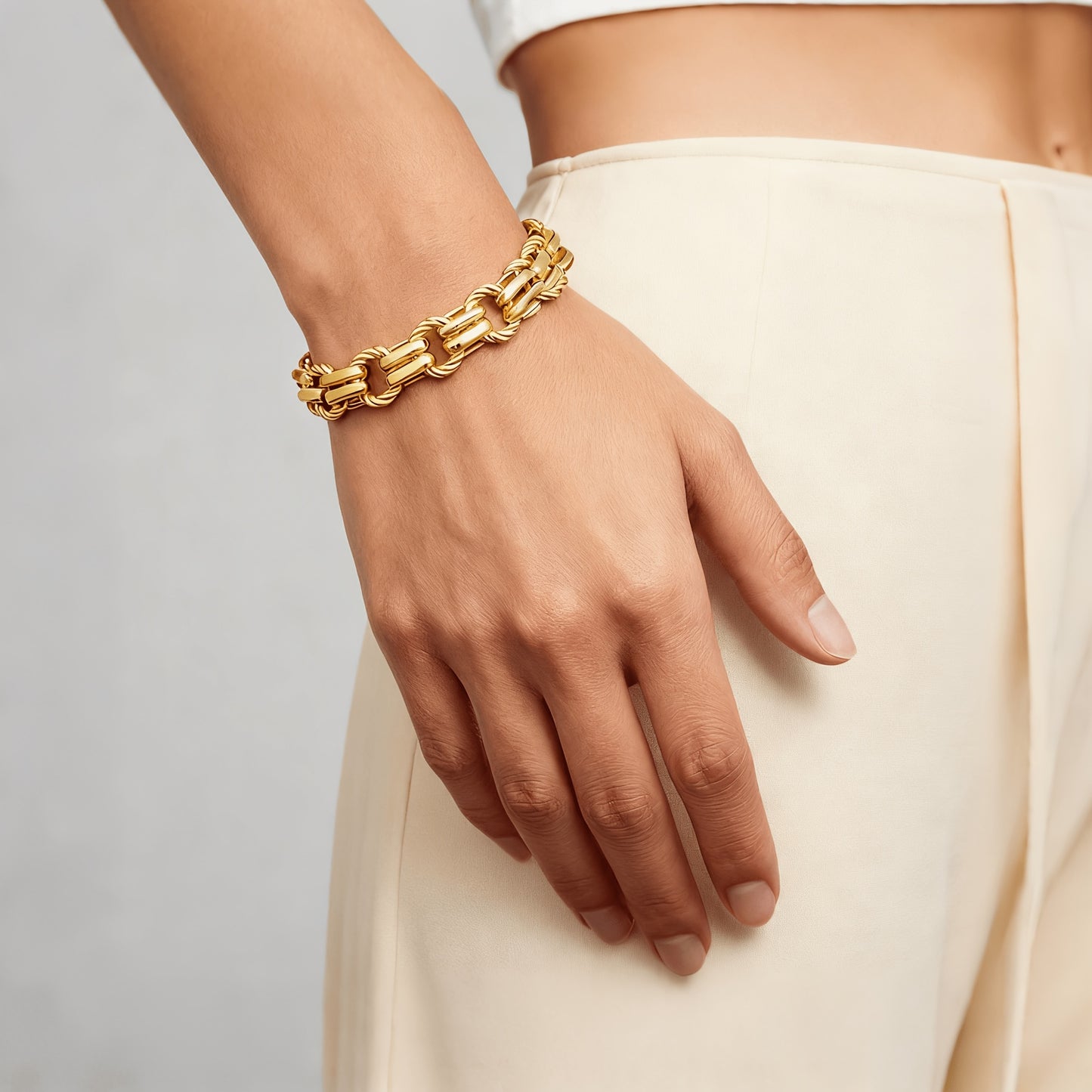 Gold Link Chain Bracelet for Women - Fashionable Electroplated Alloy Chain Bracelet with Lobster Claw Clasp & Extension Chain, Adjustable Everyday Jewelry Gift for Her