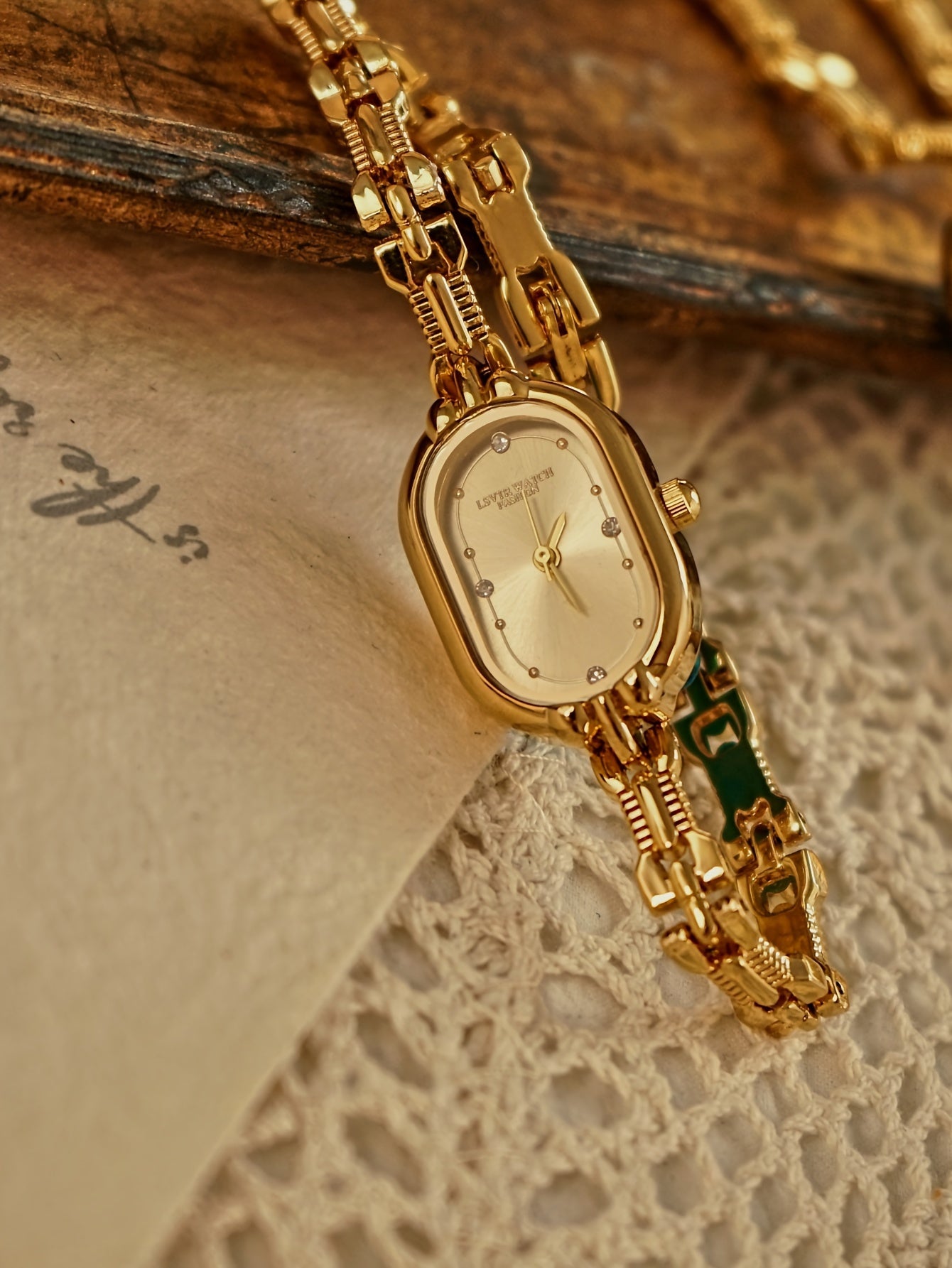 1pc Vintage Luxury Women's Watch with Golden-Tone Alloy Bracelet, Rhinestone-Accented Oval Case, Japanese Quartz Movement & High Quality - Elegant Versatile for Daily Wear & Holiday Parties