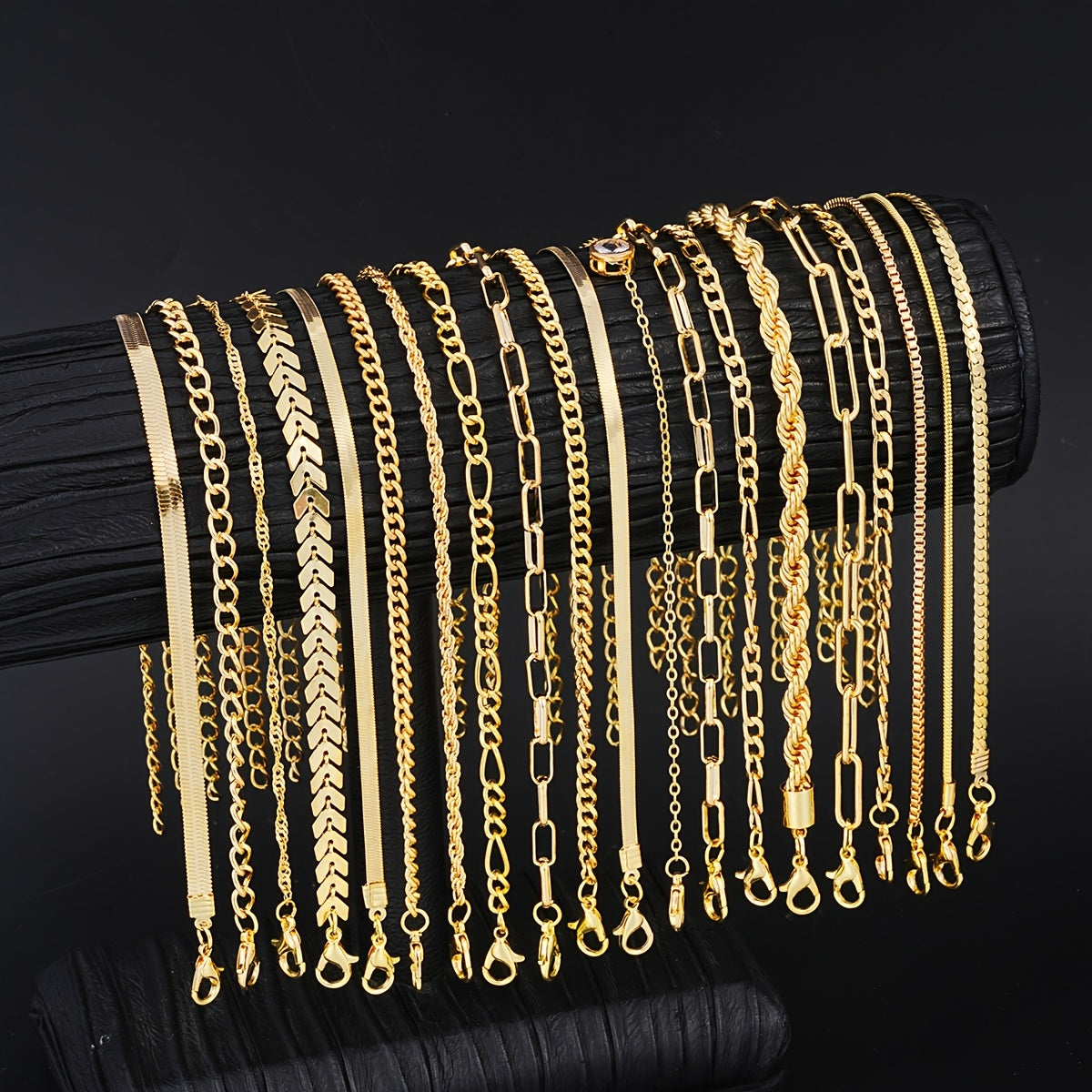 20pcs Elegant Simple Chic Vintage Snake Bone Twisted Plane Metal Geometric Multi-Layered Stacking Bracelet Set for Women Daily Match Party Vacation Dating Holiday Gift