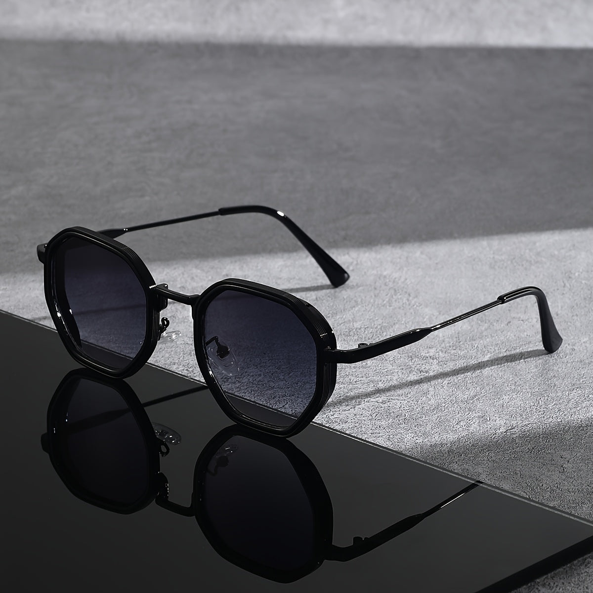 Trendy Unisex Sunglasses Polygonal Frame Lightweight & Durable Comes with Case & Cleaning Cloth for Casual Formal Wear High Quality Lens Stylish Design
