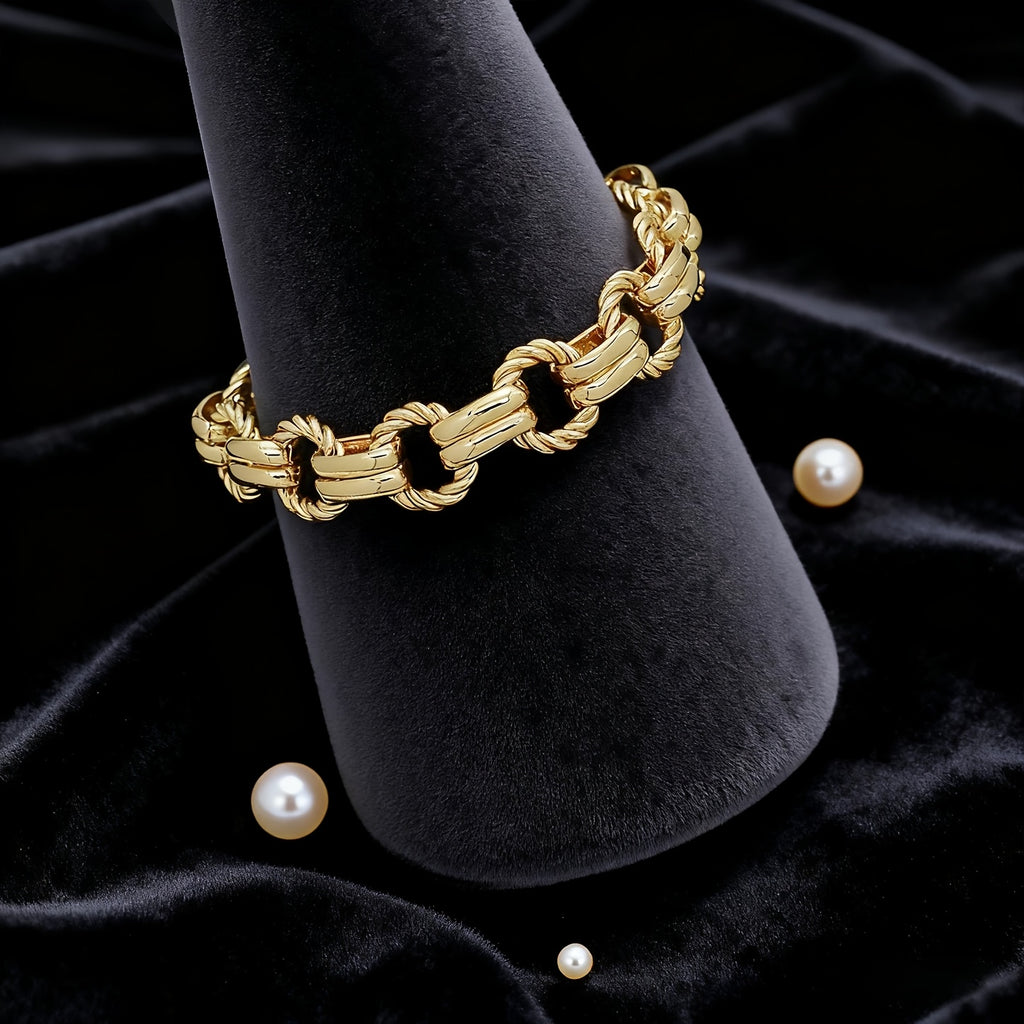 Fashionable Alloy Chain Bracelet for Women, Perfect As a Gift