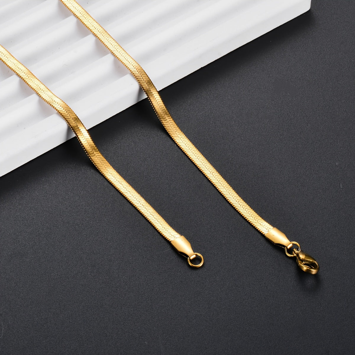 Set of 5 Timeless And Long-Lasting Stainless Steel Blade Chain Necklaces - Unisex Flatsake Couple Style, Hypoallergenic Collarbone Chain, Sweat-Resistant Beach Necklace