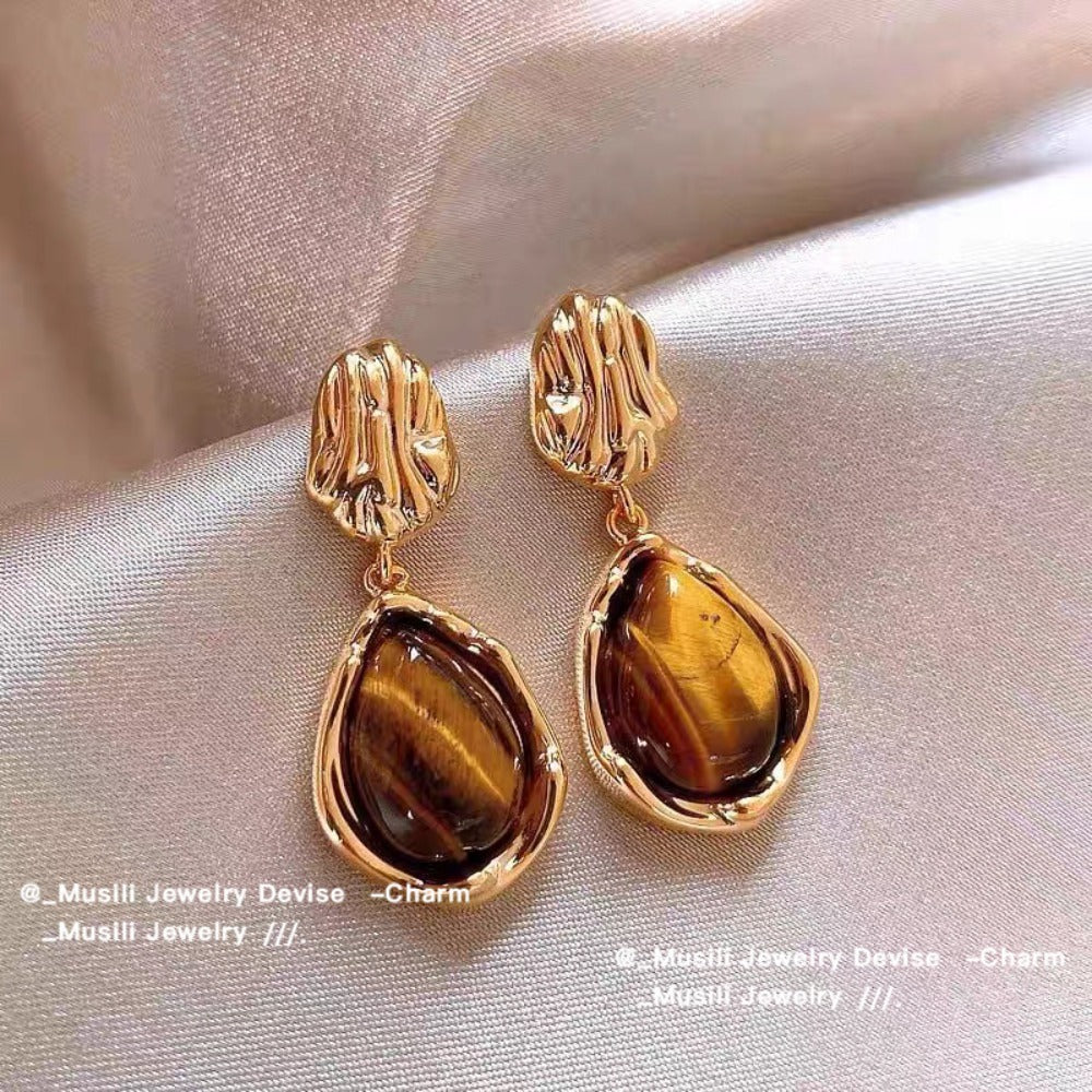 9 Pairs of Malaite Earrings, Light Luxury High-End Tiger's Eye Stud Earrings, Women's INS-Style Niche Versatile Earrings, Suitable for Daily Wear, Banquets, Parties, Multiple Styles for Different Weekly Outfits