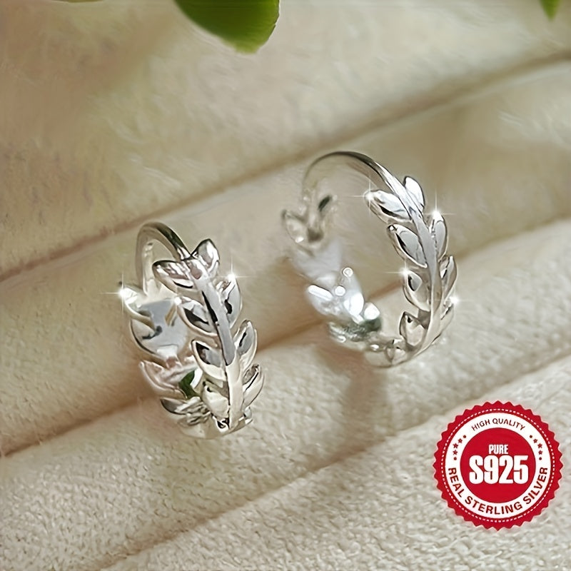 Two Pairs of Stylish 925 Sterling Silver Leaf Hoop Earrings for Women - Hypoallergenic, Ideal for Everyday Wear And Gifts, Featuring Autumn/Winter Christmas Designs