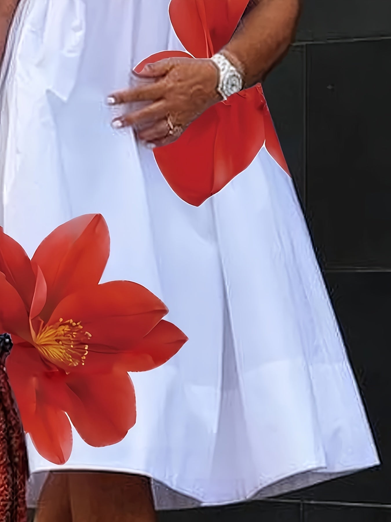 Boho Floral Midi Dress – V-Neck Loose Fit Summer Style detail view