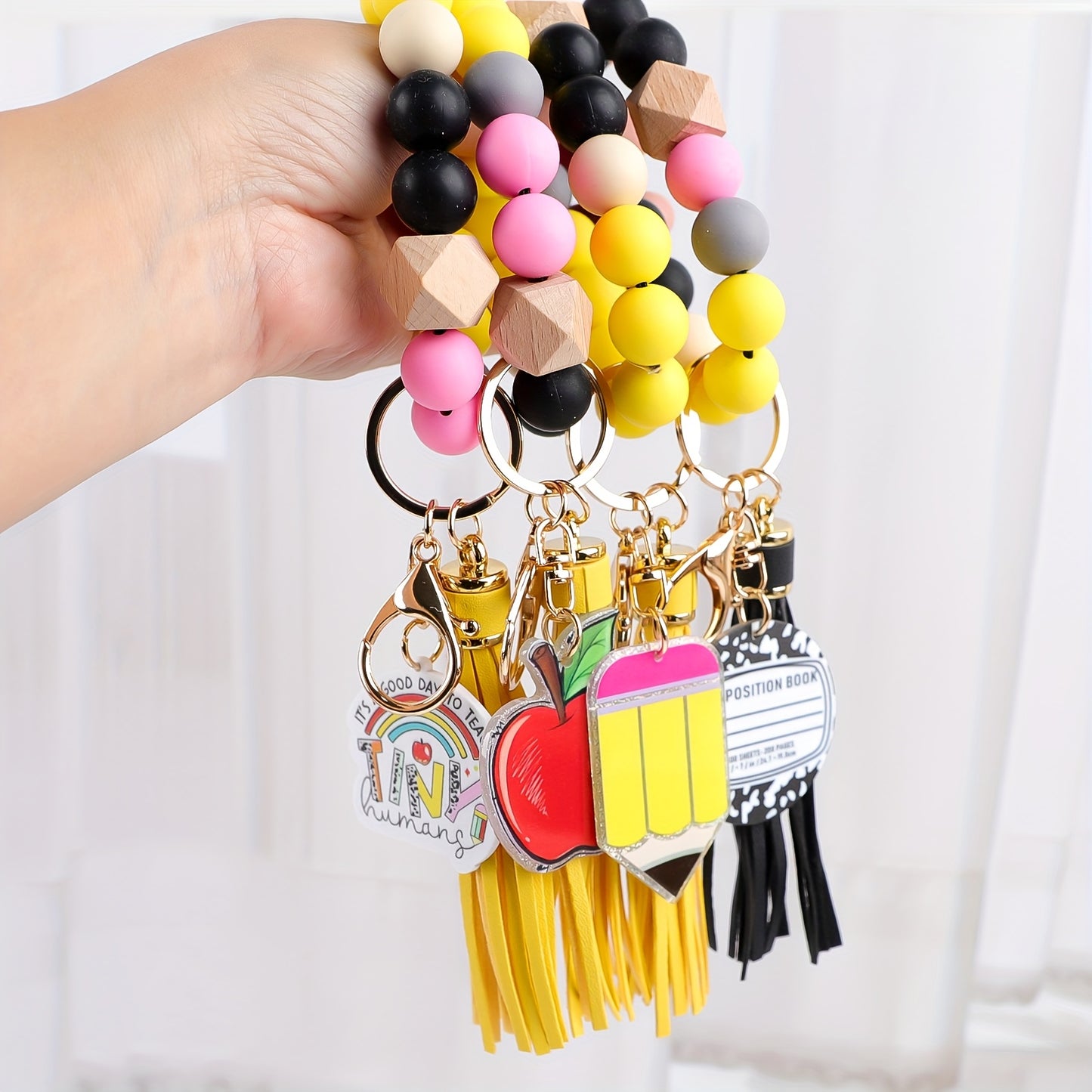 Teacher Beaded Wrist Keychain Set 4pcs – Handmade TEACH Pencil Apple Notebook Charm, Anti-Lost Car Keychain Bag Pendant, Teacher's Day Graduation Back to School Gift