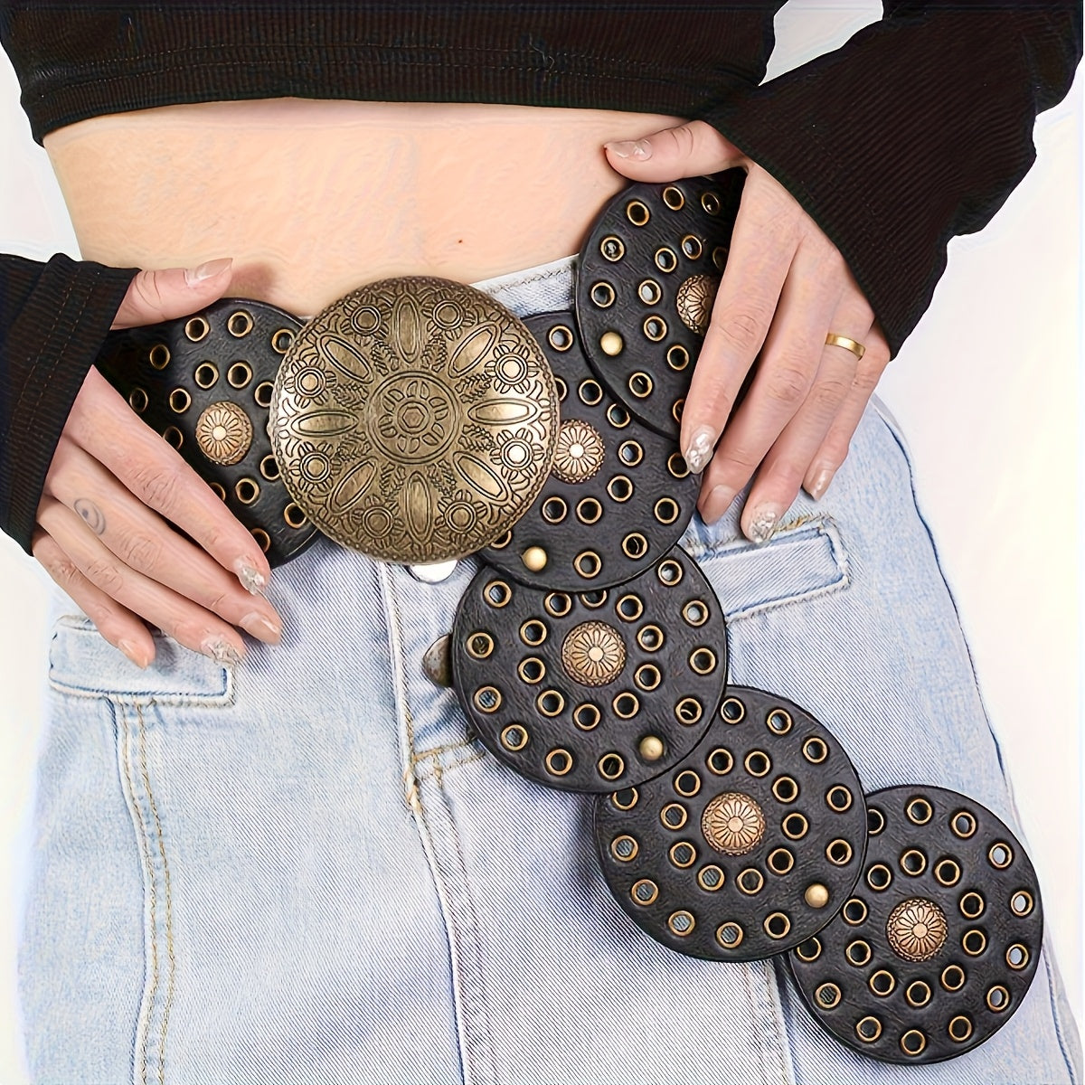 Vintage Bohemian Women's Belt with Engraved Metal Buckle - Western Style Handcrafted Round Buckle with Perforated Design for Casual, Party, Travel - A Versatile Fashion Accessory for All Seasons
