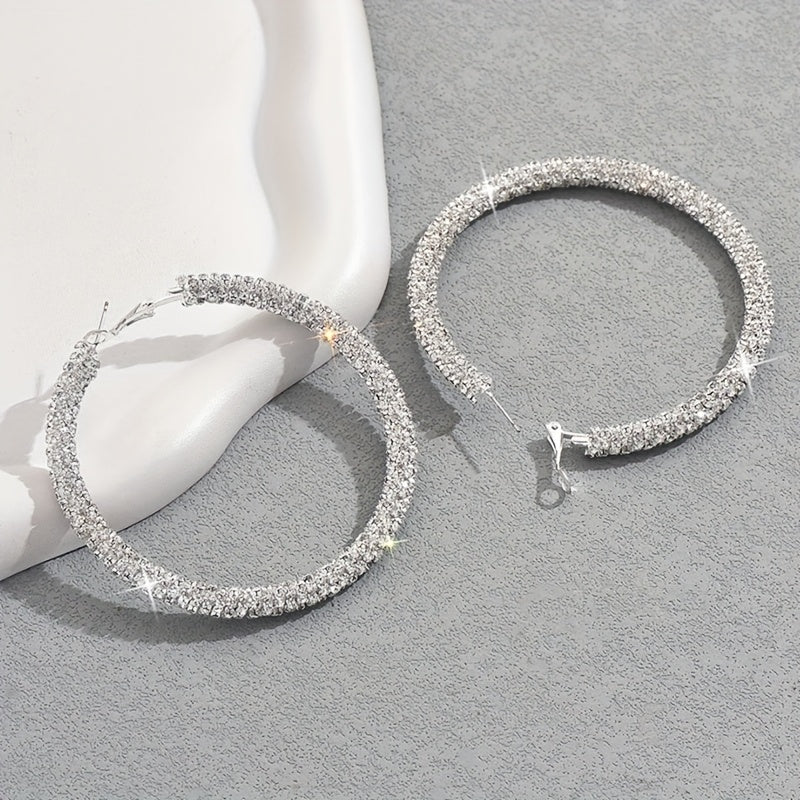 1 Pair of 925 Silvery Plated Light Luxury Elegant Sparkling Synthetic Cubic Synthetic Zircon Earrings, Suitable for Daily And Casual Wear, an Elegant Birthday Gift for Women