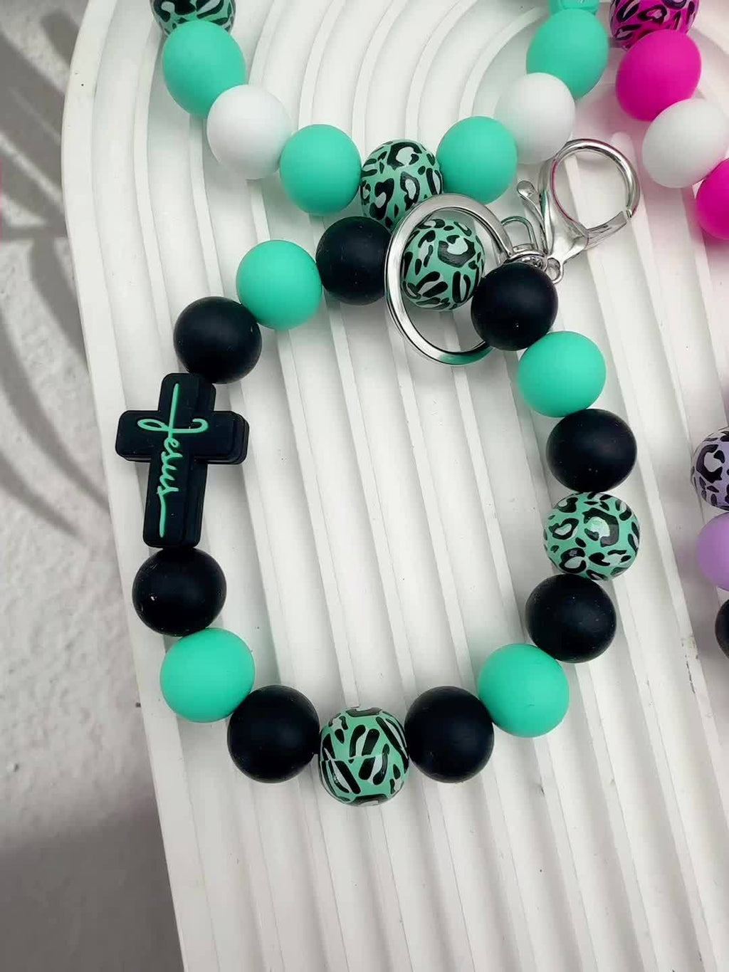 6pcs Set Of Cross Bead Wrist Key Rings Holiday Gift for Friends