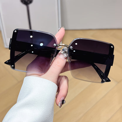 Y2K Sunglasses Square Frameless Gradient UV400 Lenses for Men Women – Luxury Lightweight Fashion Eyewear for Beach Vacation Festival Travel, Includes Protection Case