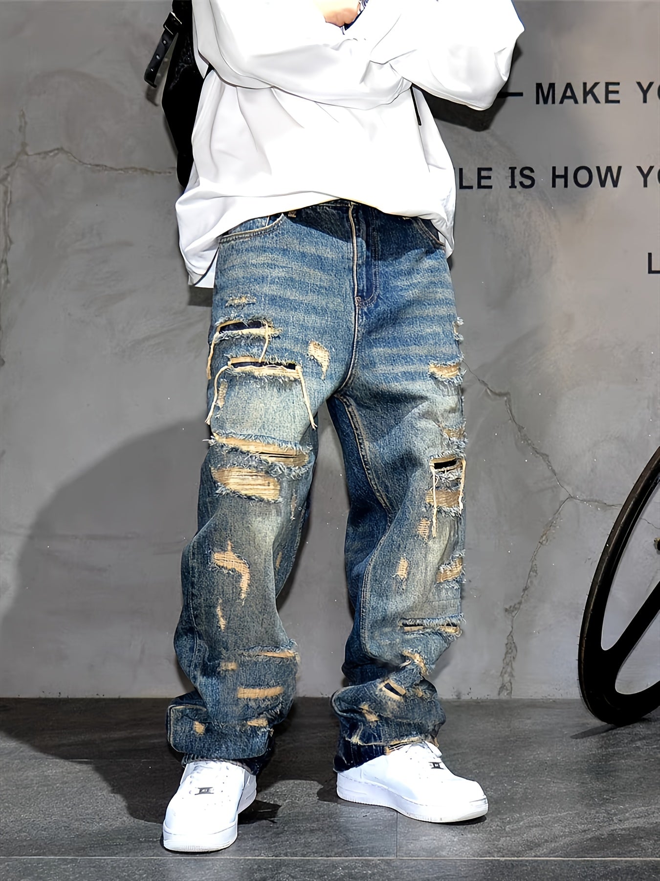 Men's Baggy Jeans - Classic Wash Clean Finish – Medium Blue – view 10