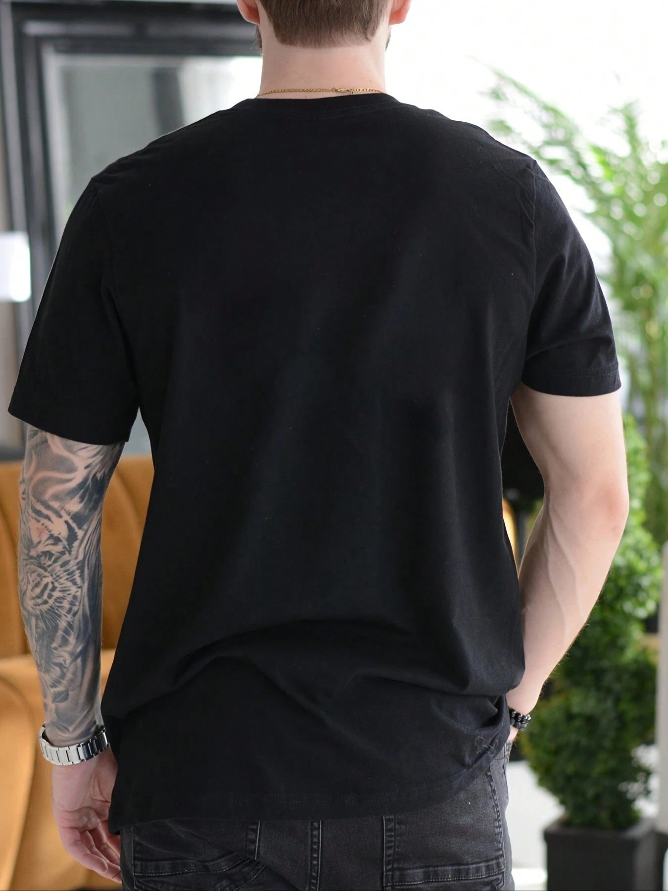 Men's Essential T-Shirt - Crew Neck Short Sleeve – Black detail view