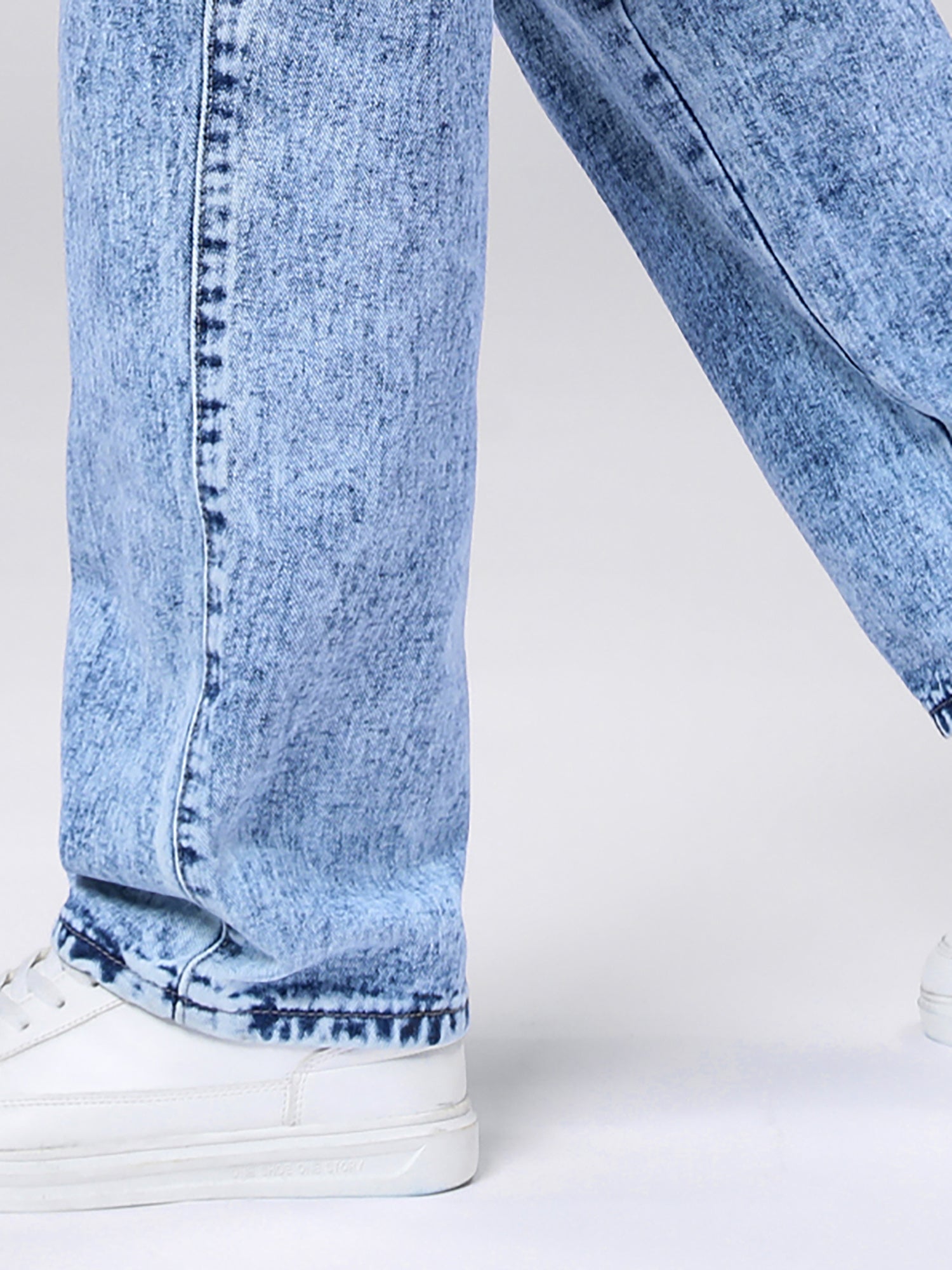 Men's Relaxed Fit Jeans - Classic Wash Utility Pocket – view 8