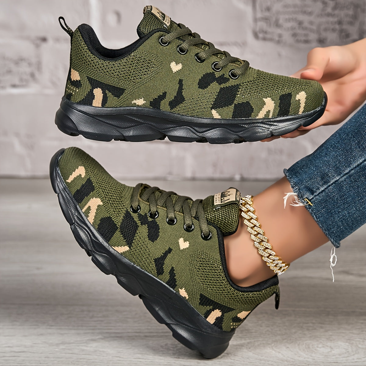 Men's Sneakers – Breathable Mesh Non-Slip Sole for Beach & Water – Army Green – Green option – main product image