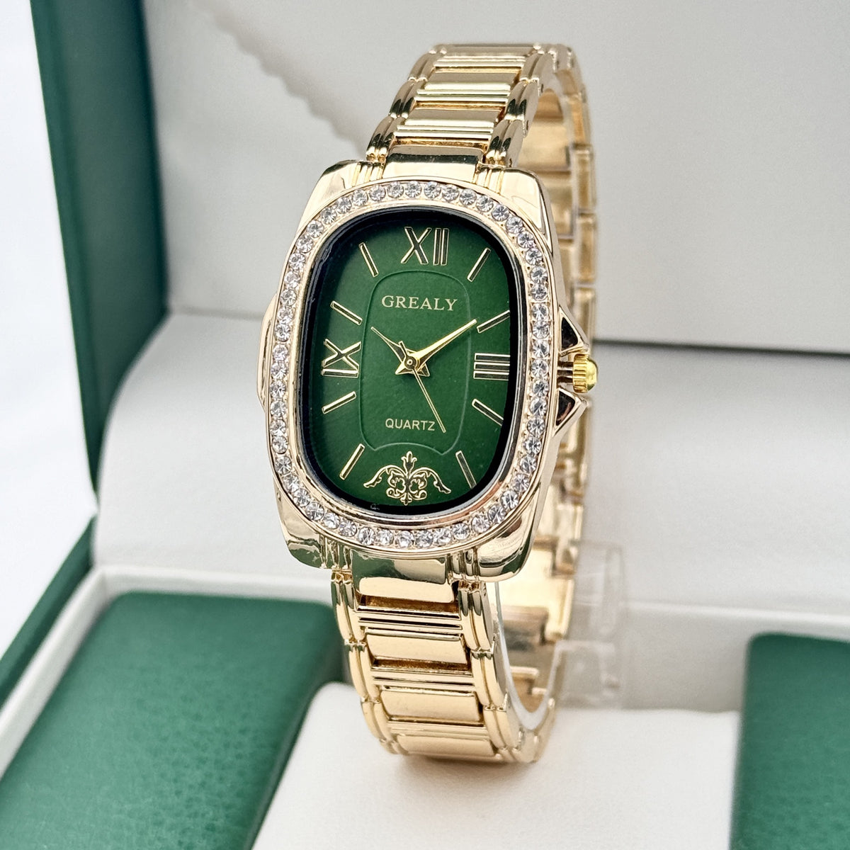 Women's Quartz Watch - 's Oval Roman Numeral Dial - Vintage Ladies Dress Wristwatch Gold Silver - product detail view 16