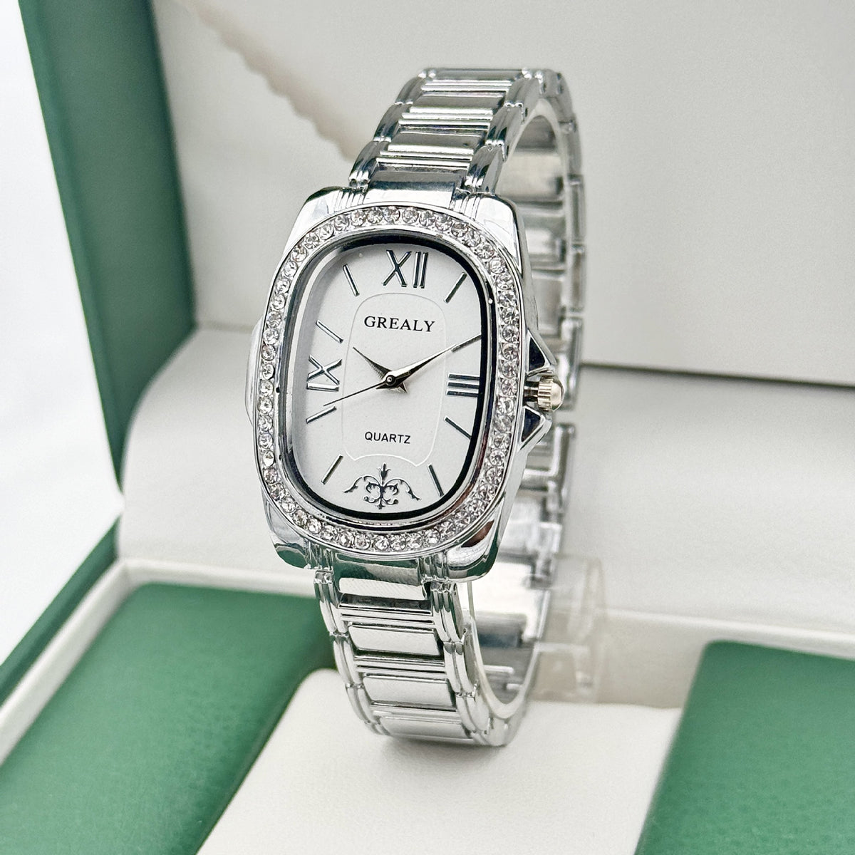 Women's Quartz Watch - 's Oval Roman Numeral Dial - Vintage Ladies Dress Wristwatch Gold Silver - product detail view 21