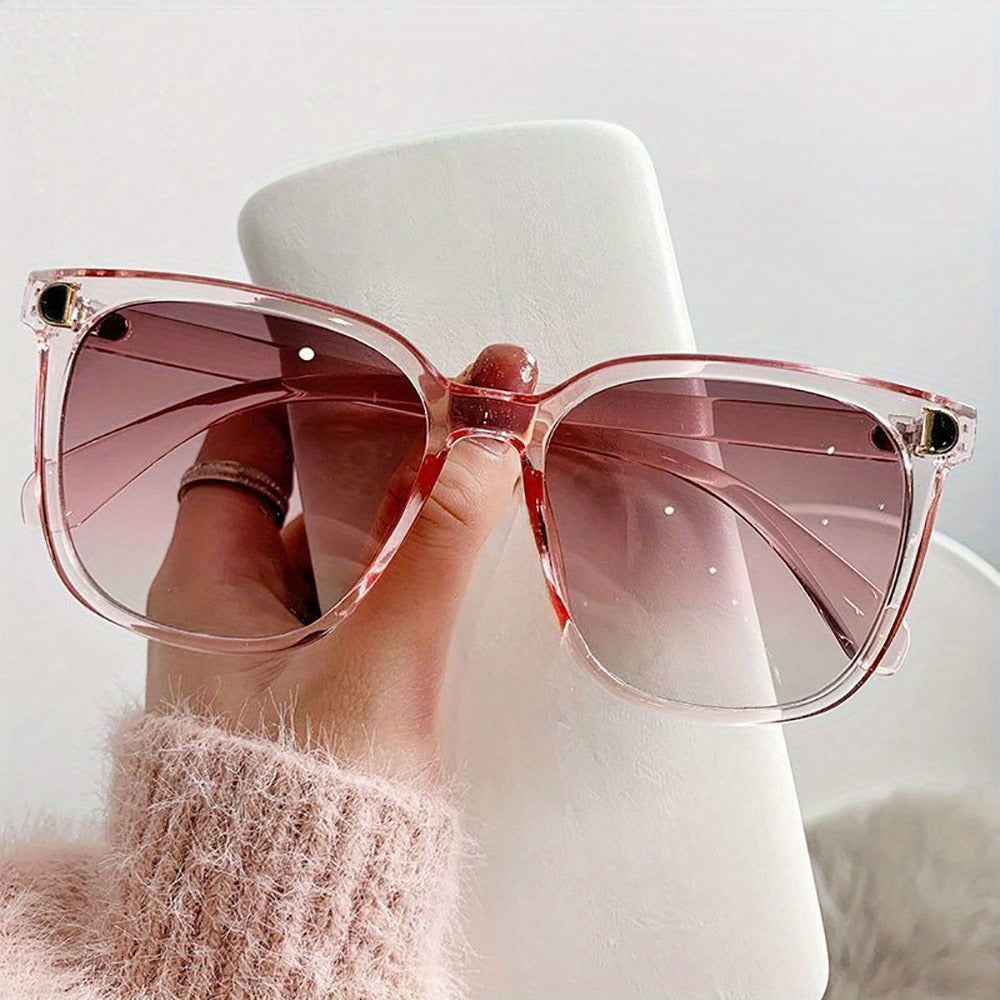 Sunglasses for Women - Retro D-Shape Anti-Reflective PC Lenses Lightweight Fashion Eyewear for - product detail view 9