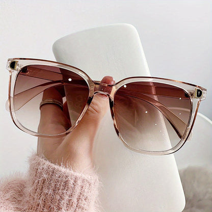 Sunglasses for Women - Retro D-Shape Anti-Reflective PC Lenses Lightweight Fashion Eyewear for - product detail view 18