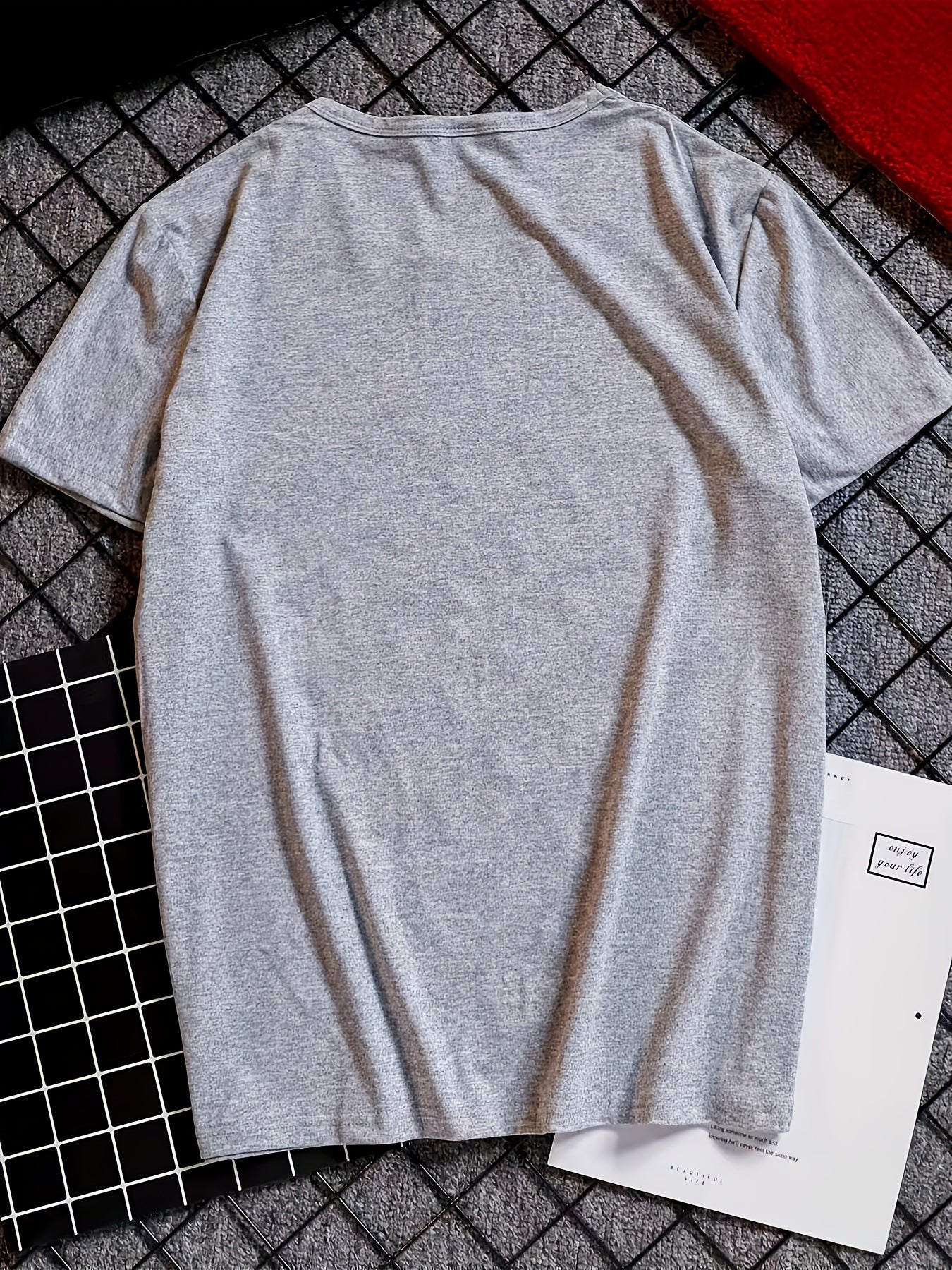 Unisex Graphic Print T-Shirt - Short Sleeve – Light Grey / Orange detail view