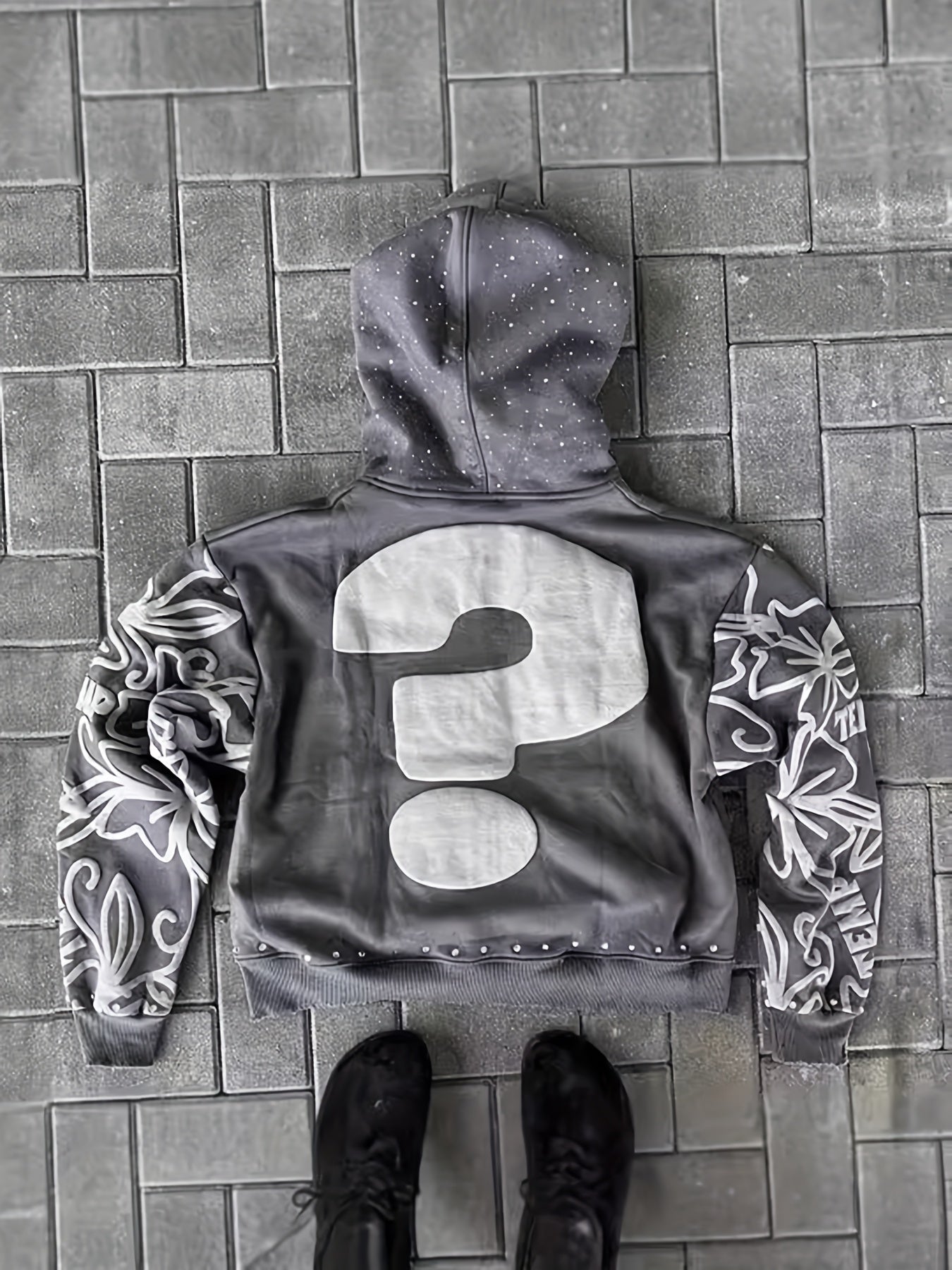 Unisex Relaxed Graphic Zip-Up Hoodie – view 6