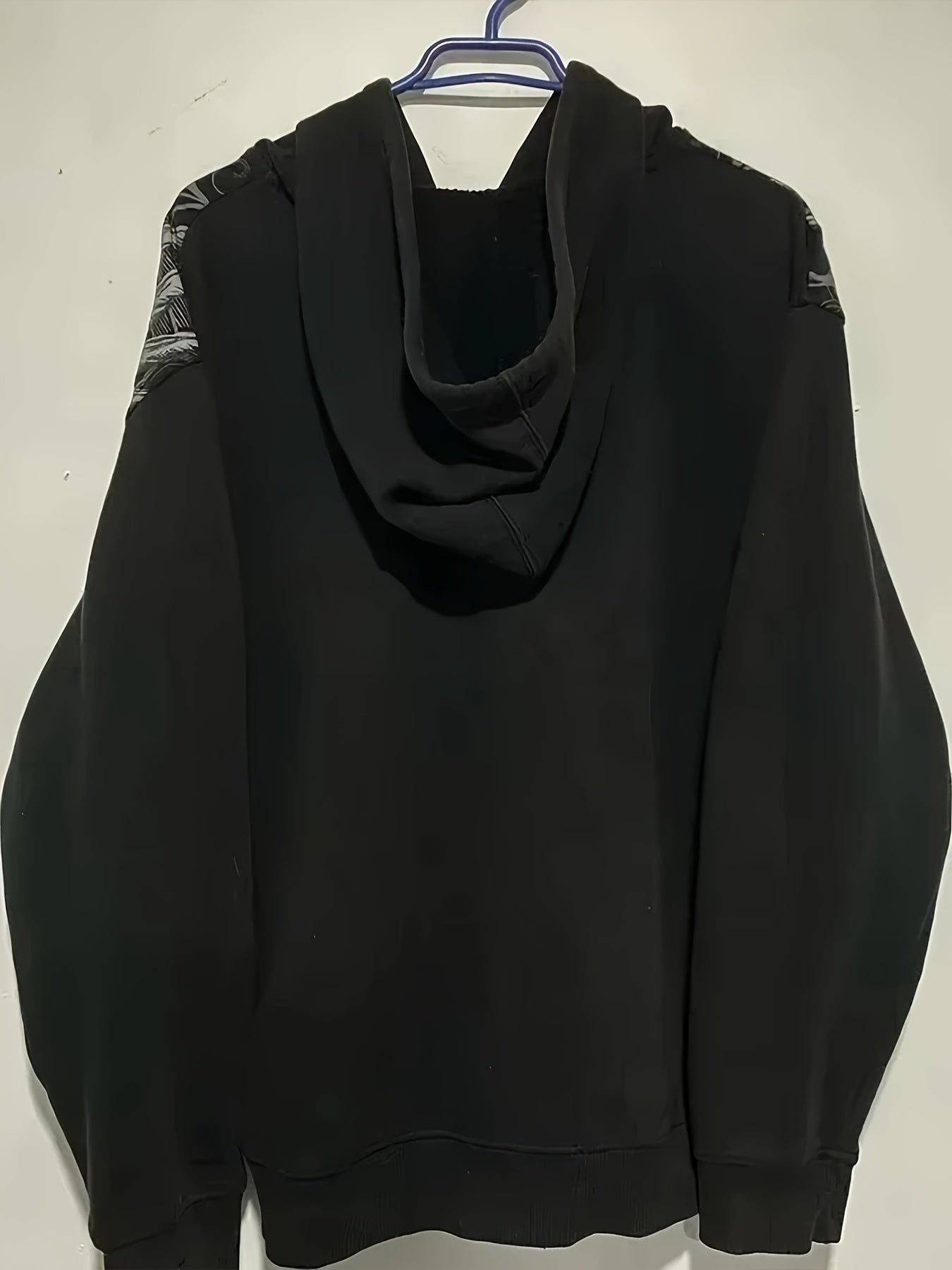 Unisex Versatile Denim Graphic Hoodie detail view