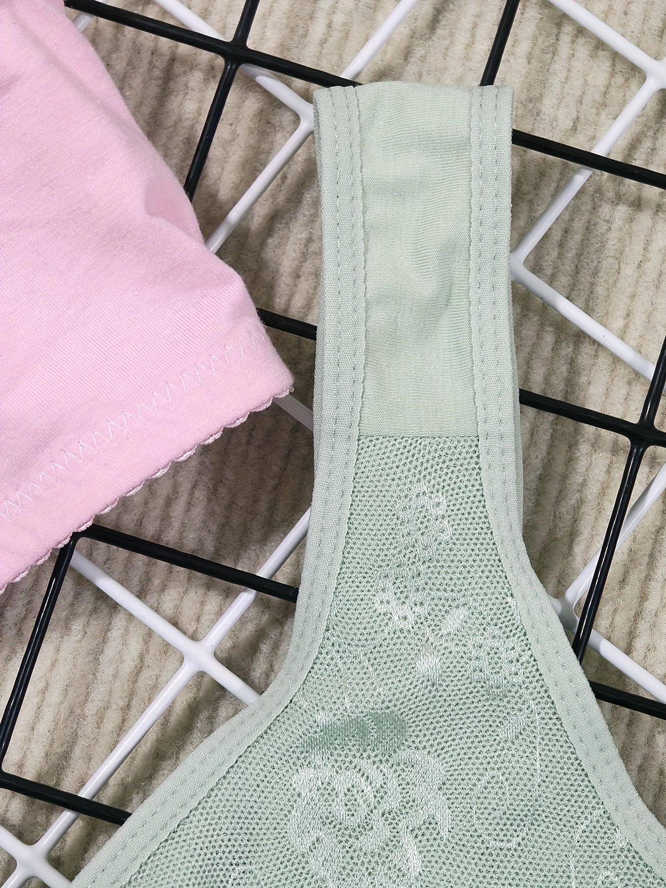 Women’s 2-Pack Front Closure Wireless Bra - Lace Detail Comfort detail view