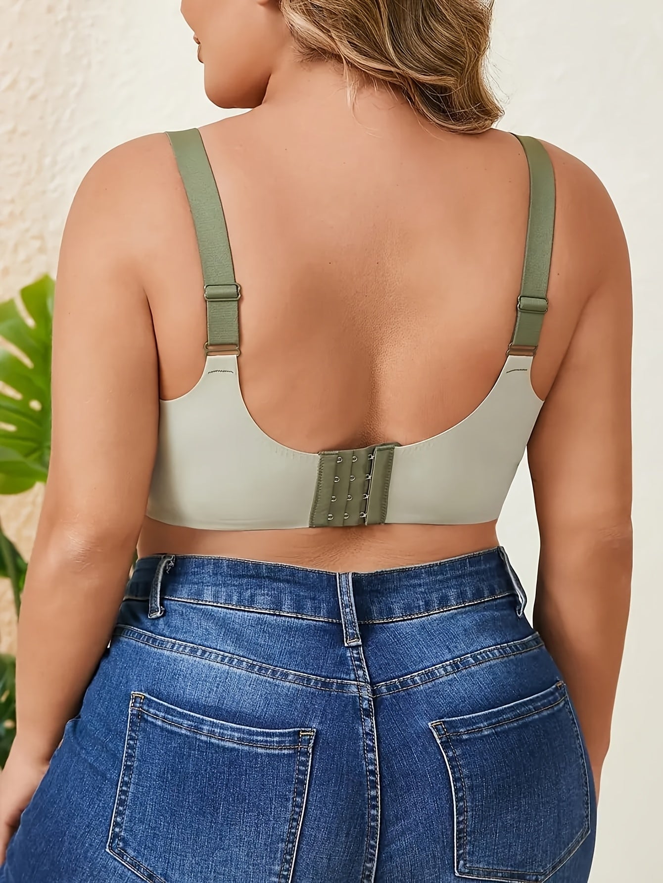 Women’s 4-Pack Adhesive Bra - Breathable Daily Comfort – view 4