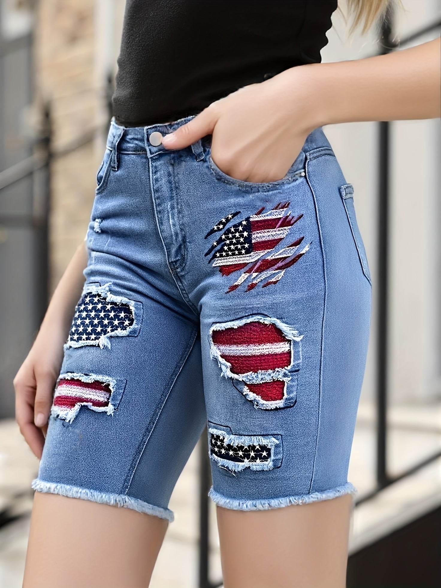 Women's Bermuda Shorts - Distressed detail view
