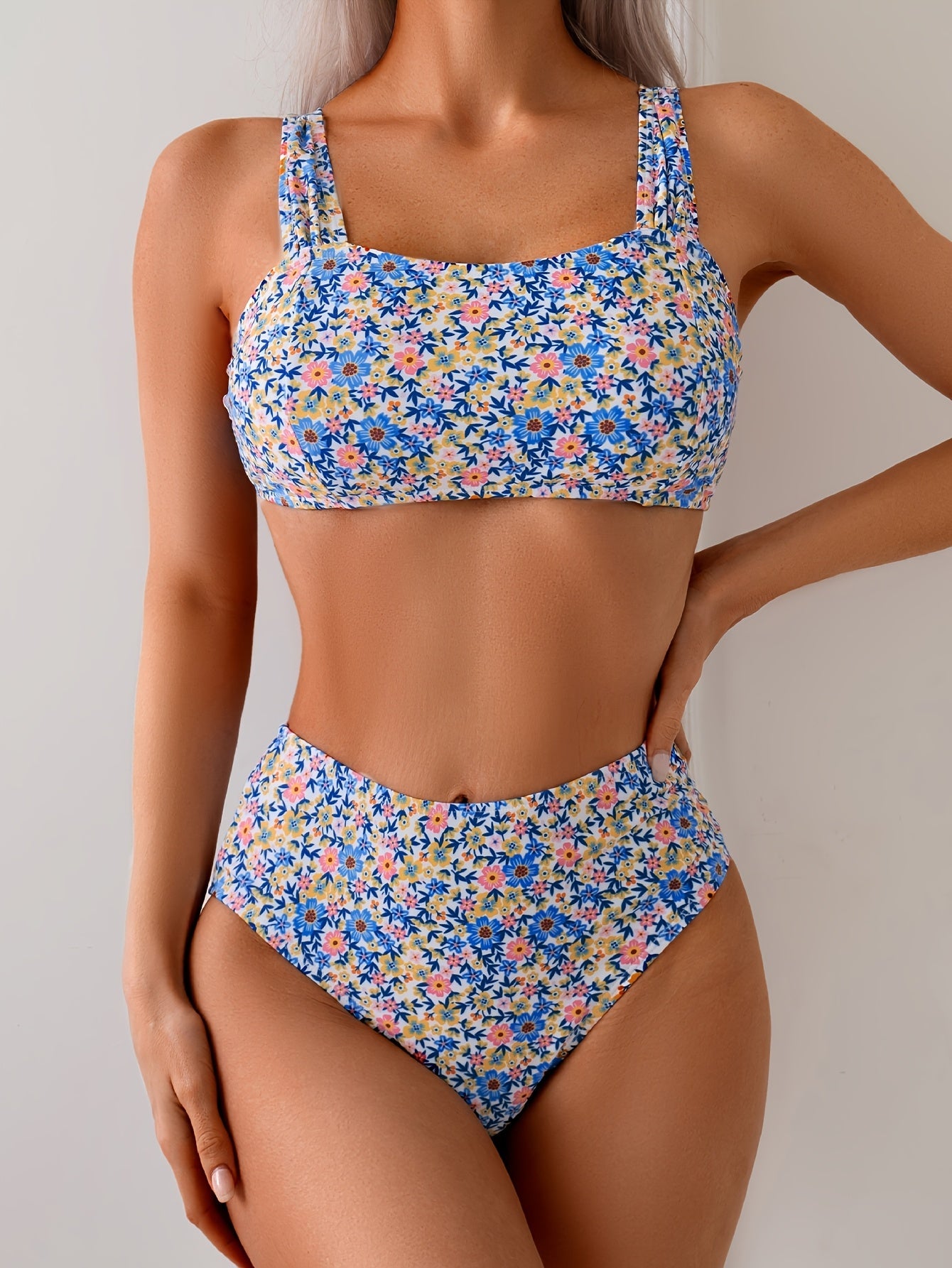 Women's Bikini Set - Floral Print 2-Piece Beach Style detail view