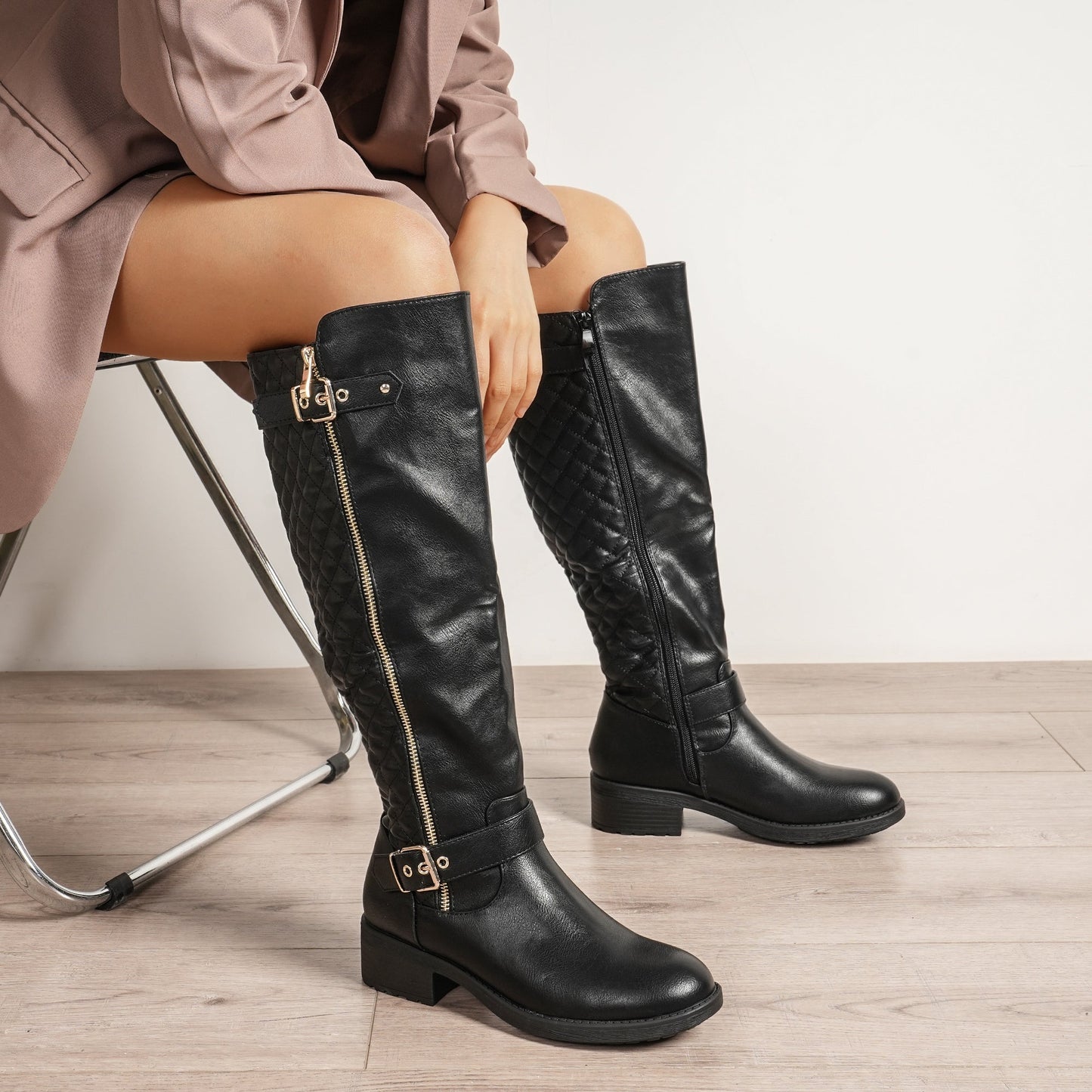 Women's Boots – Plush Lined Platform Sole for Everyday Wear – Black – view 4