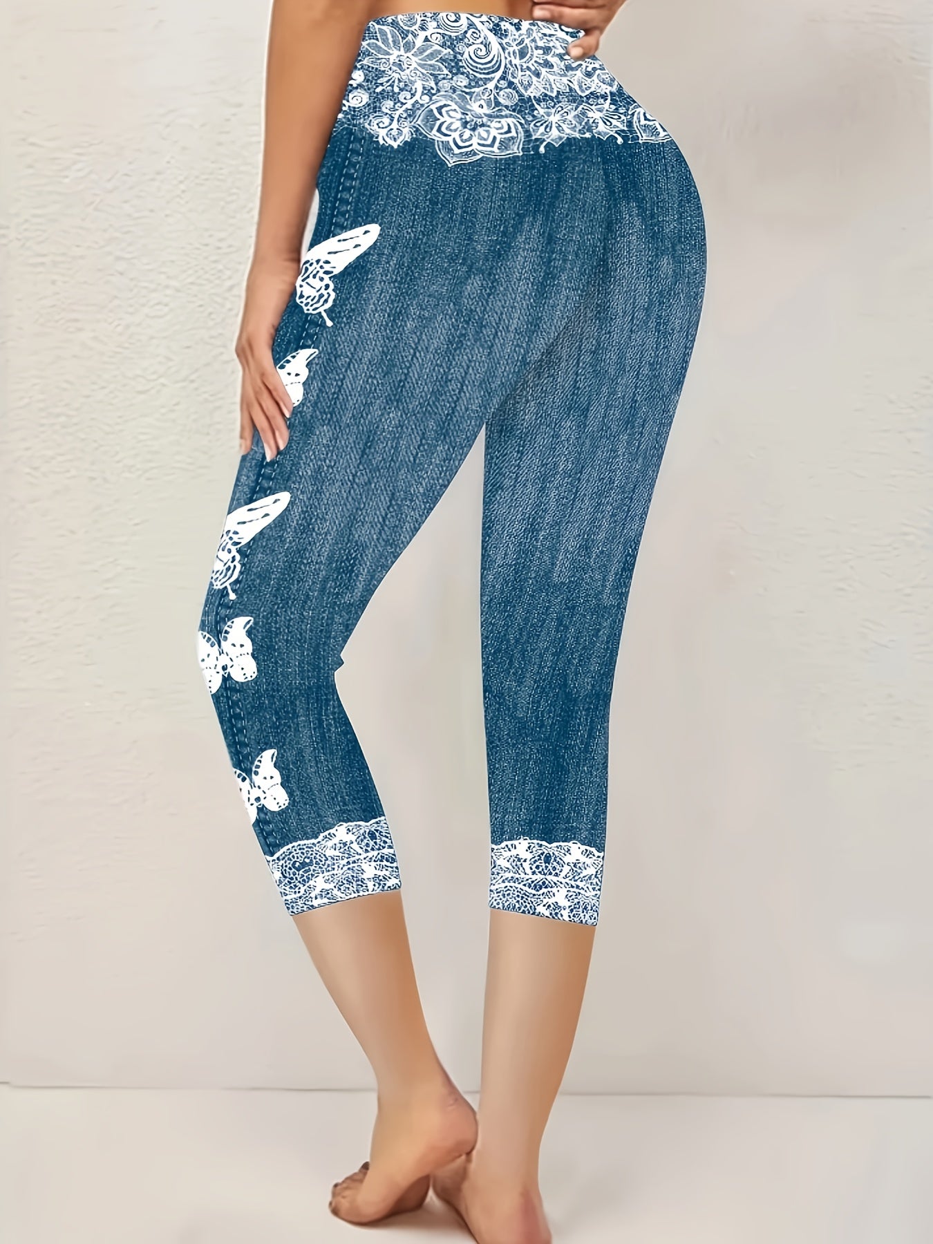 Women's Capri Leggings - Butterfly Print Slim Fit detail view