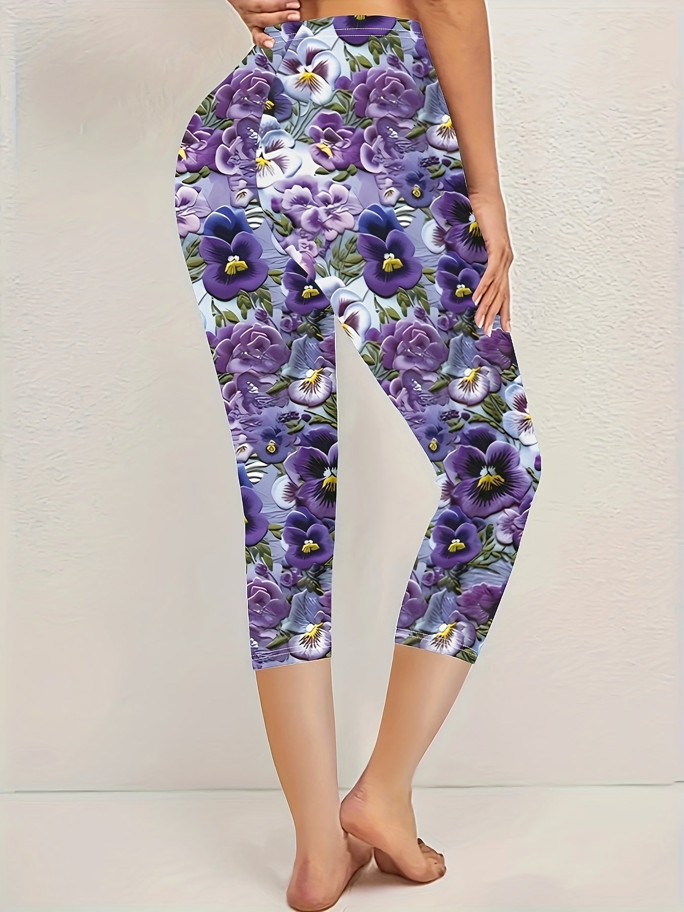 Women's Capri Leggings - Elastic Waist Floral Print detail view